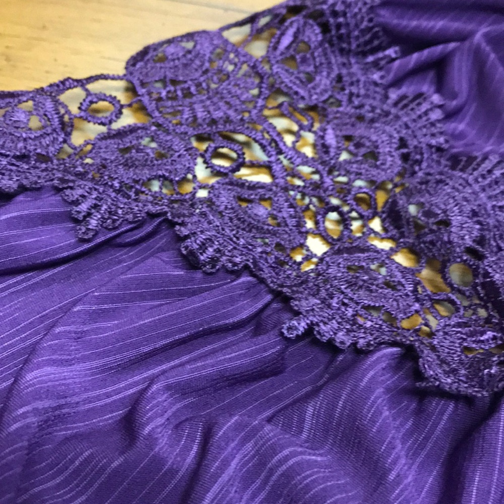 Chime Middle Ruched Blouse - Picture 5 of 5